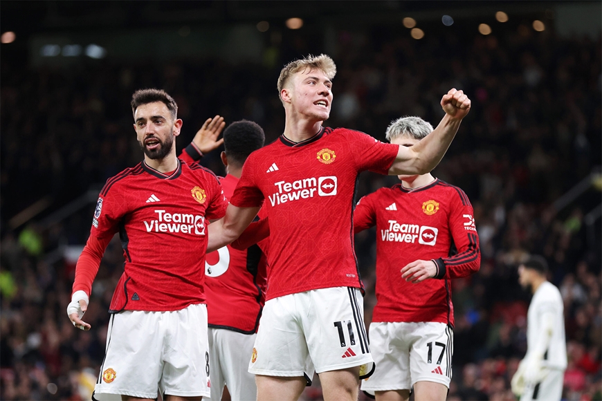 HLV Ten Hag, MU, Ronaldo